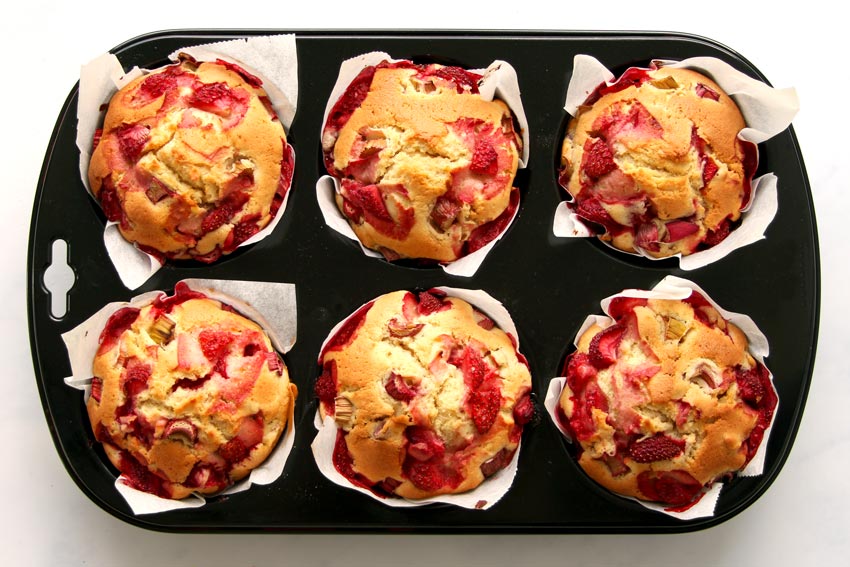 Erdbeer-Rhabarber Muffins in Form