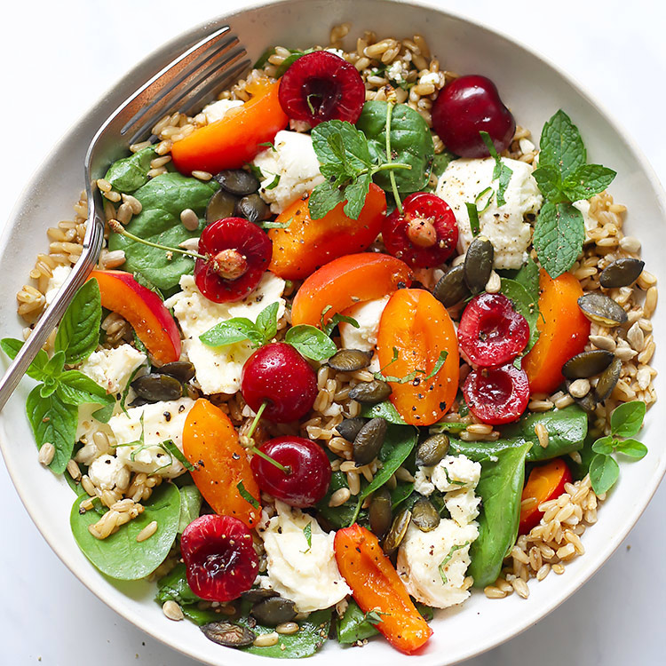 Rezept Sommersalat mit Kirschen und Marillen